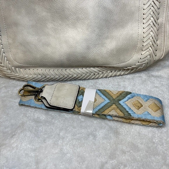 Jen & Co, Aris Whipstitch Hobo/Crossbody Guitar Strap, Cream. Vegan Leather NWT - Picture 3 of 10